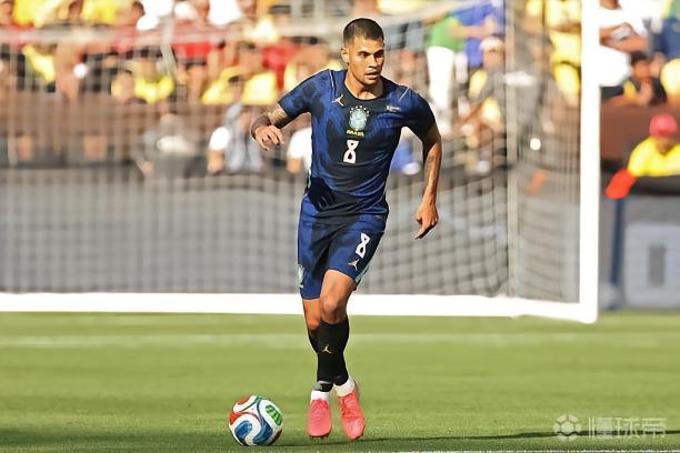 吉马良斯：巴西队防守仍能提升，但现在还是先看积极的一面