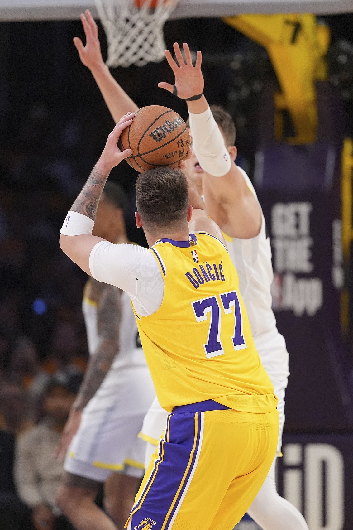 东契奇强调中锋需求 湖人瞄准杜伦与凯斯勒 伊森成性价比之选