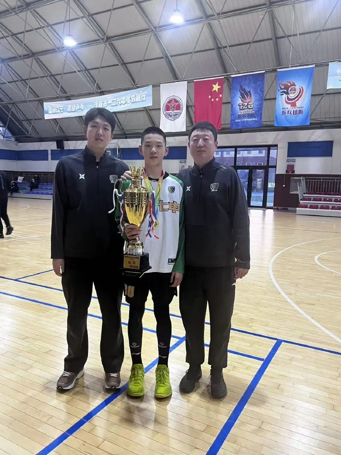 14岁新星加盟辽宁青训！篮球天才柳清瀚潜力无限