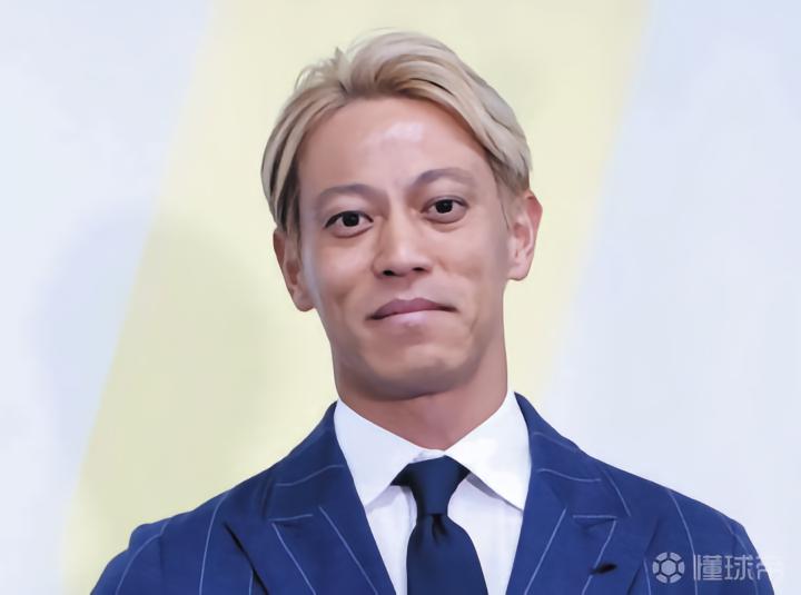 本田圭佑高度评价日本门将铃木彩艳：身体素质惊人，脚法神乎其技