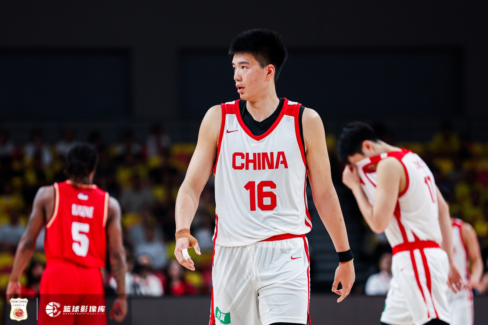 焦泊乔表现抢眼，5分20秒贡献4分1板，中国男篮热身赛力克澳大利亚