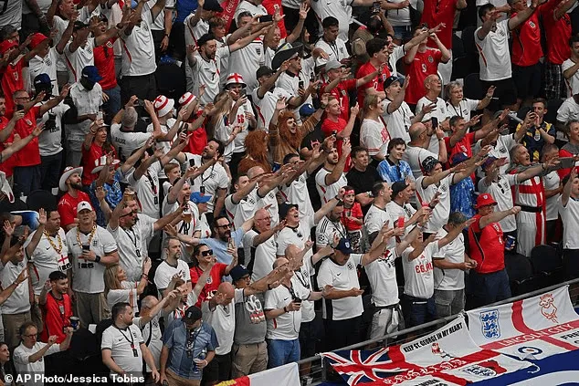 达拉斯英格兰球迷热情似火，FIFA与警方感叹英美关系稳固