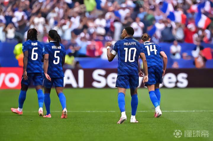 法国队小组赛连捷，成功挺进世界杯32强阵容