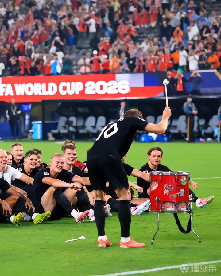 挪威队长厄德高分享“维京划船”庆祝感受：难忘的美好瞬间