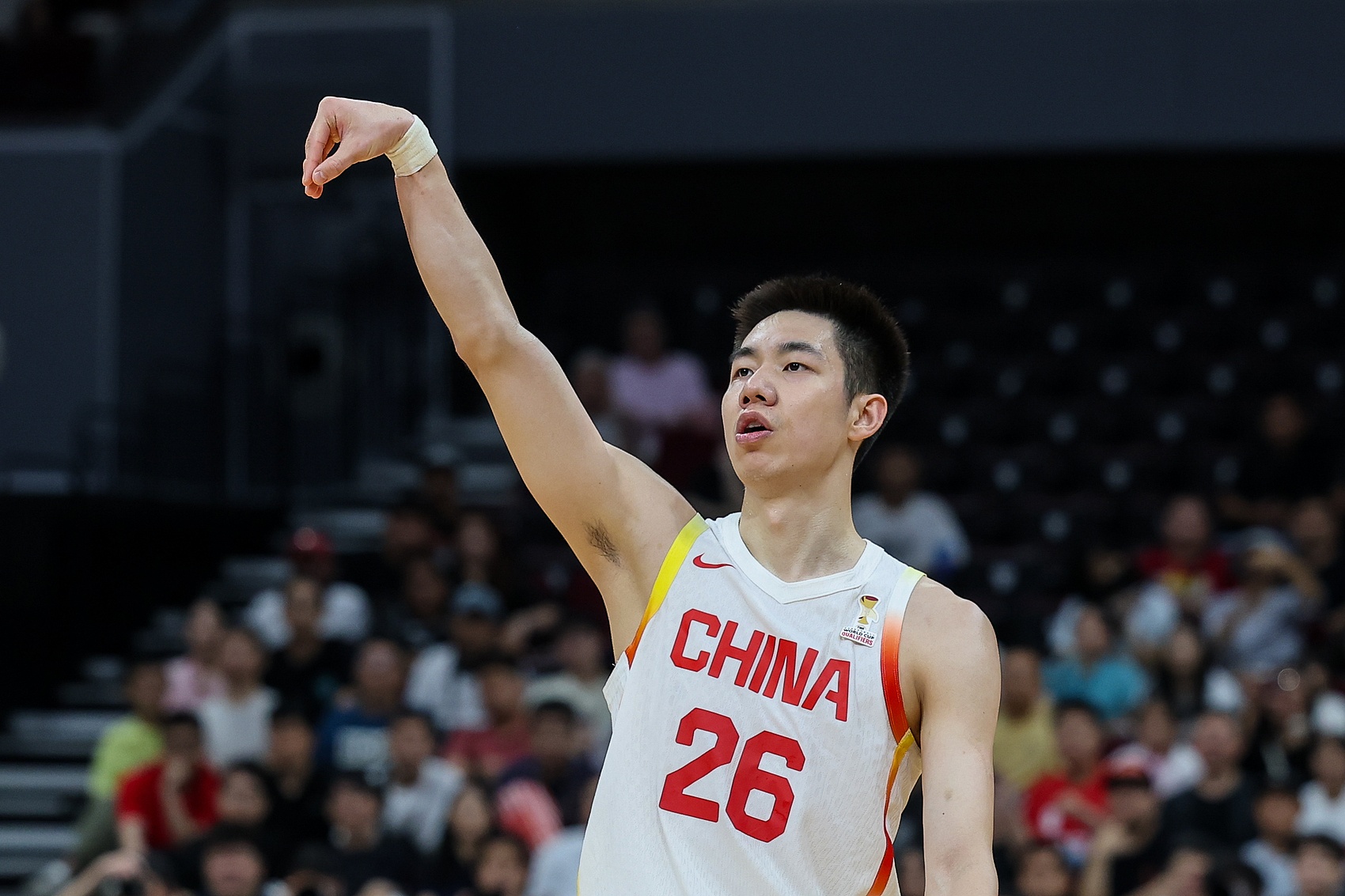 杭州热身赛精彩瞬间：朱俊龙上半场三分球全中，独得9分