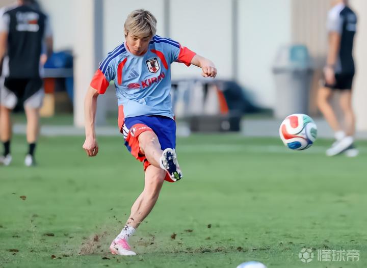 伊东纯也：中村俊辅是我最崇拜的日本球员，首次见他时很激动