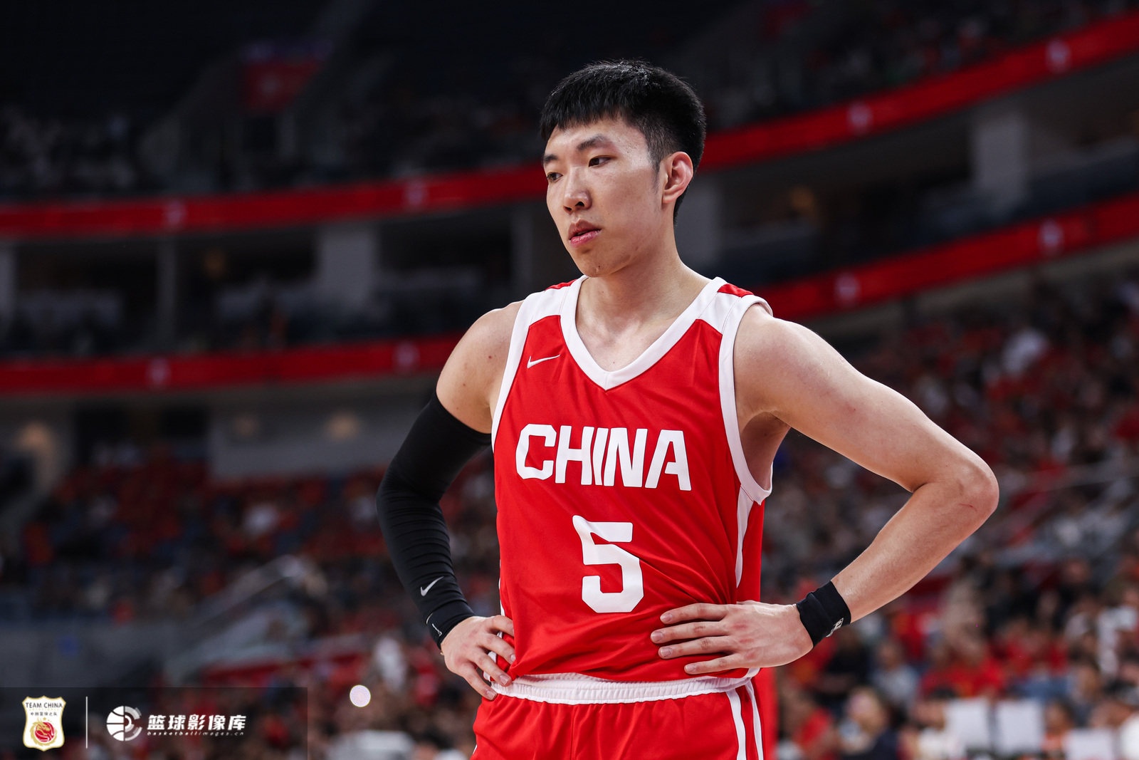 中国男篮杭州热身赛第三节失误多，得分偏低