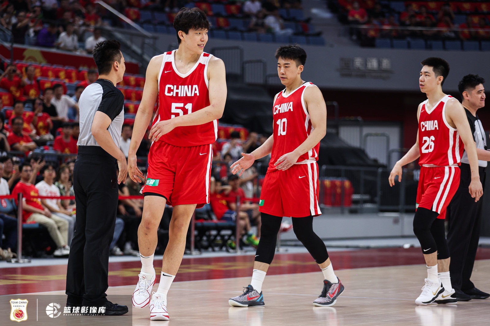 专家点评中国男篮：双后卫核心，其余球员应发挥蓝领作用