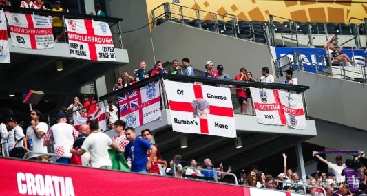 英格兰球迷的圣乔治旗因球队队徽违规被FIFA禁止，引发英国议员不满