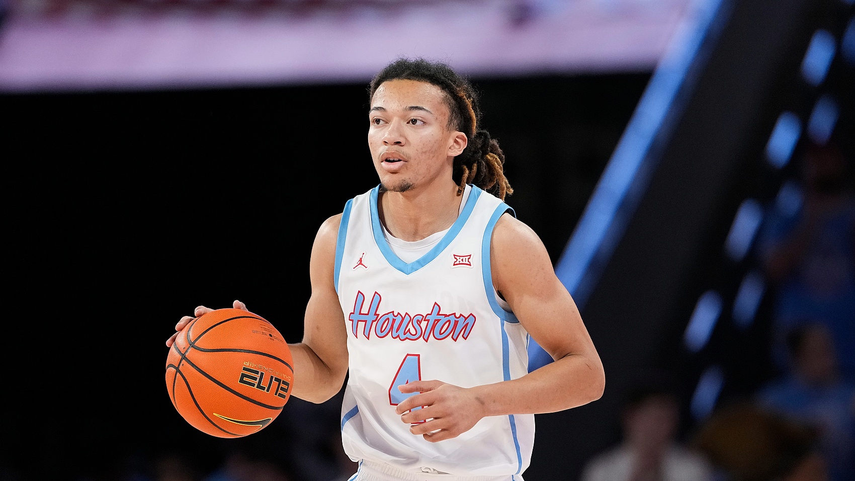 休斯敦大学后卫金斯顿·弗莱明斯，NBA选秀中被老鹰以第8顺位选中：被称为“穷人版罗斯”