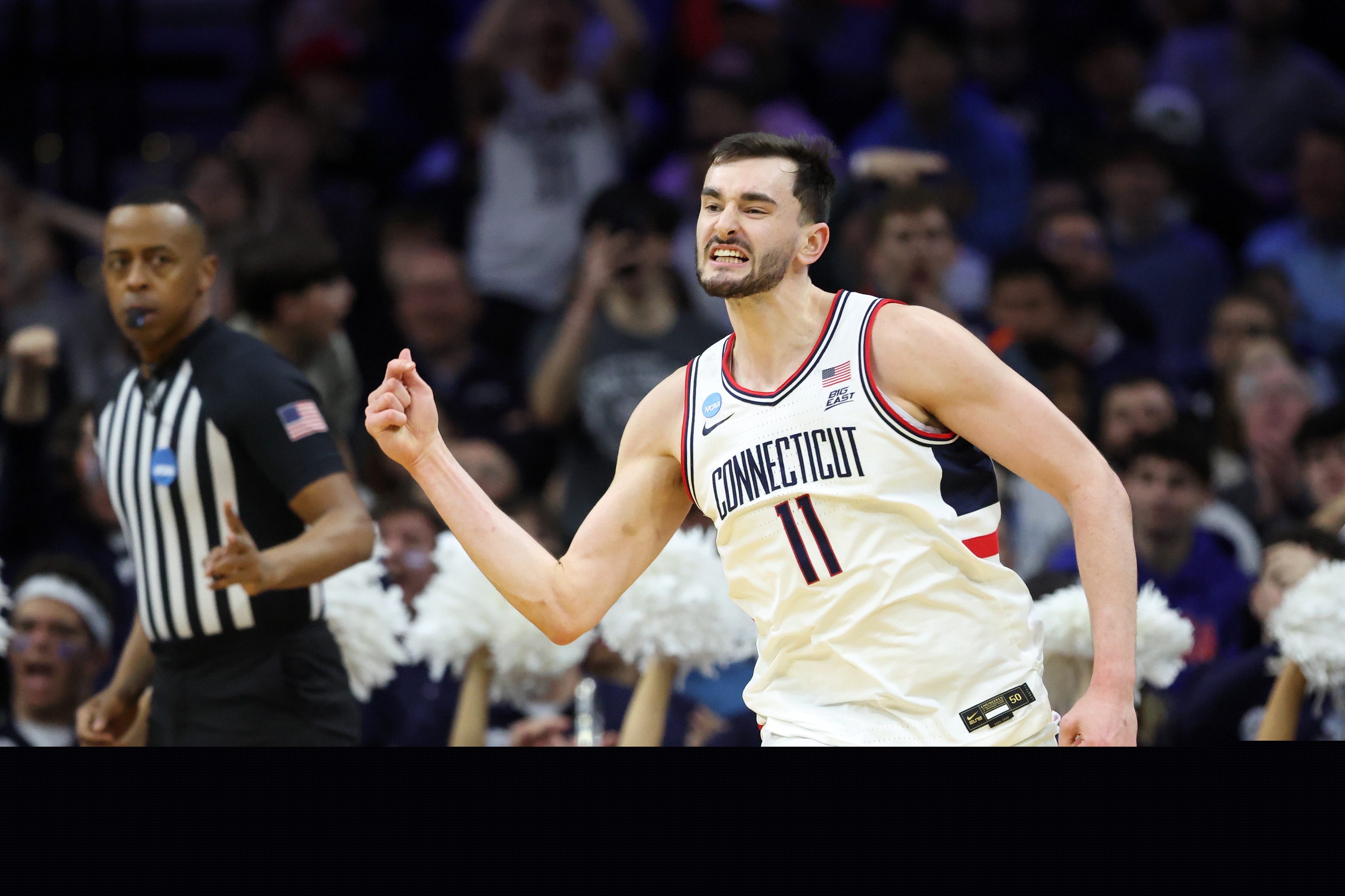 克利夫兰骑士在NBA选秀中第29顺位选中卡拉班，交易至国王以获取34号签及未来次轮签