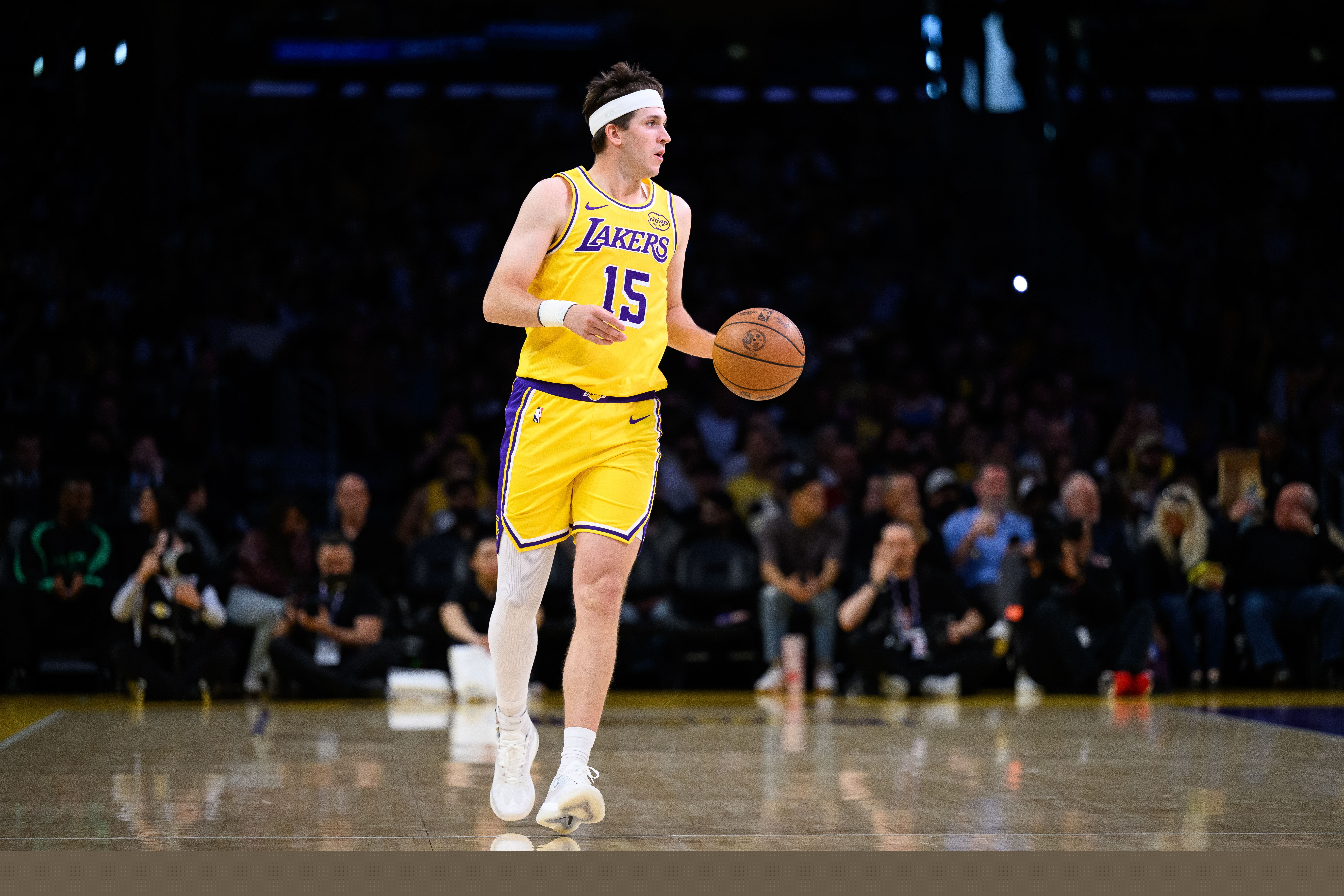 湖人提前锁定里夫斯，顶薪续约4年1.85亿