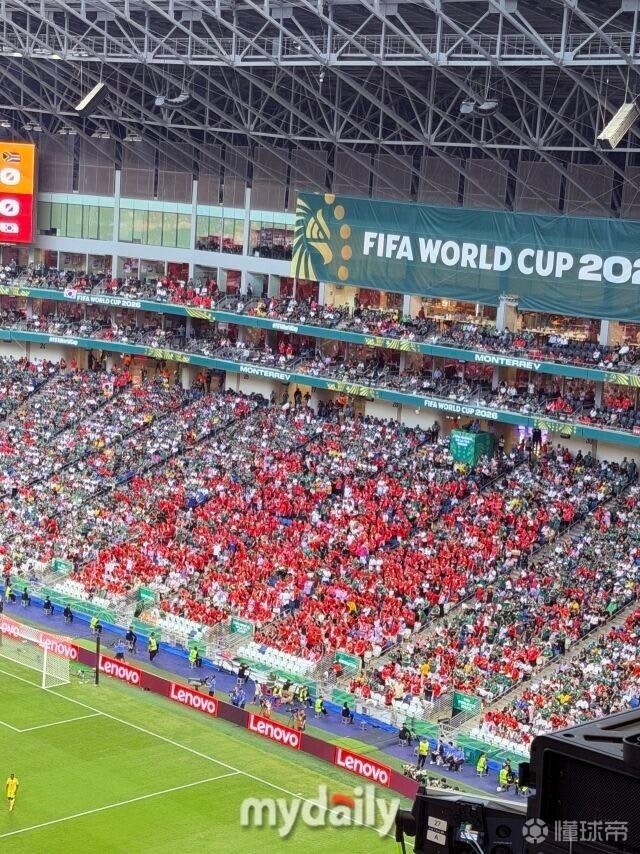 墨西哥蒙特雷体育场见证2000多名韩国球迷为国家队助威