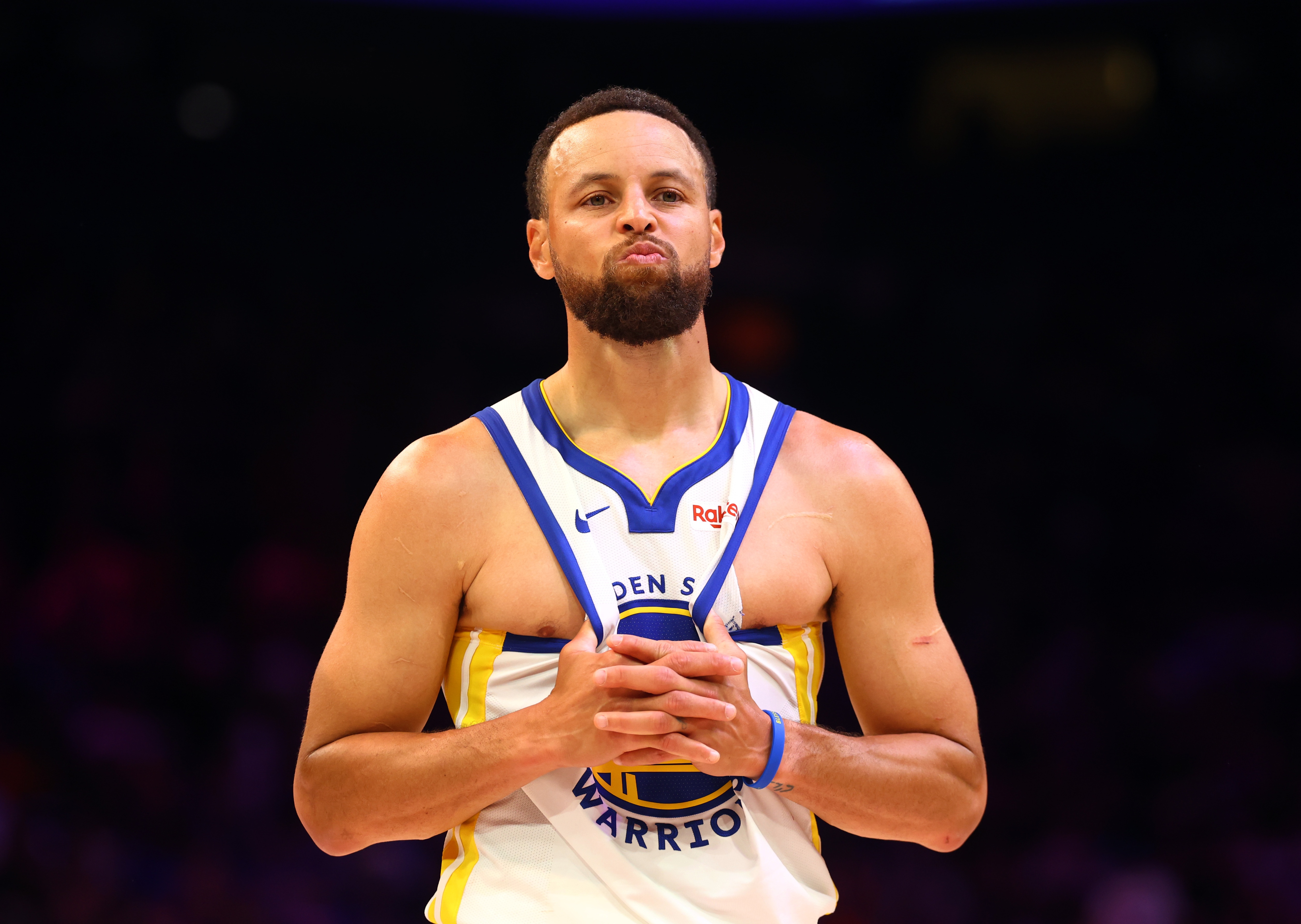 NBA球星库里价值超亿，史密斯赞誉其商业影响力