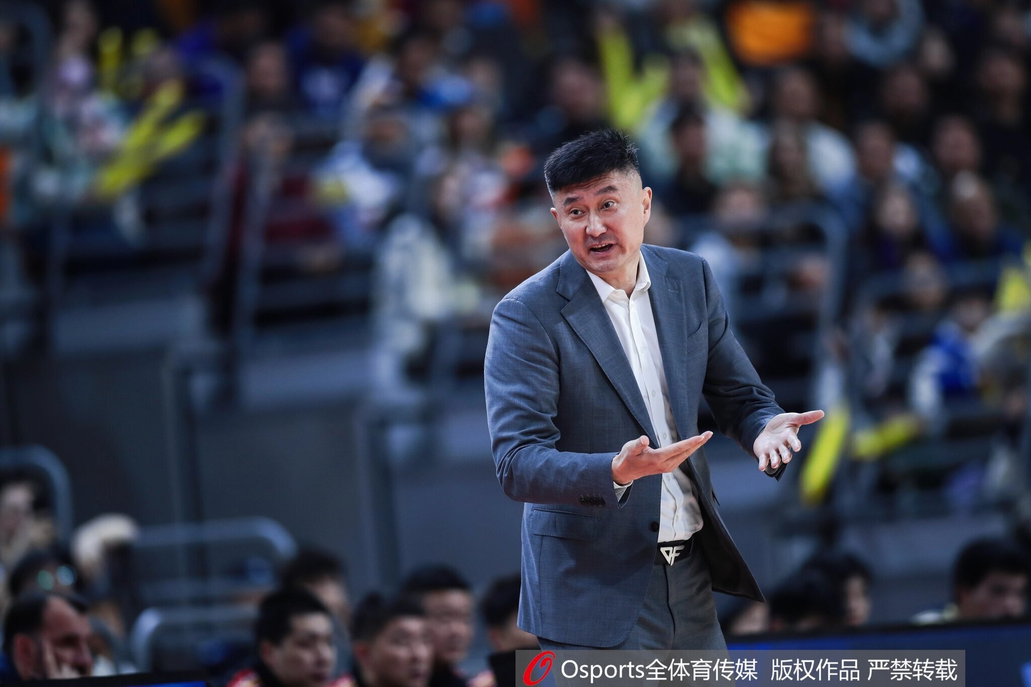 杜锋续约广东男篮事宜尚无进展，球队考虑换外教可能性