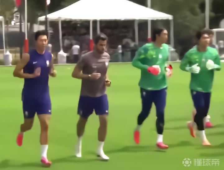 韩国记者嘲讽孙兴慜等球员：一群没服过兵役的家伙，在瞎跑什么呢