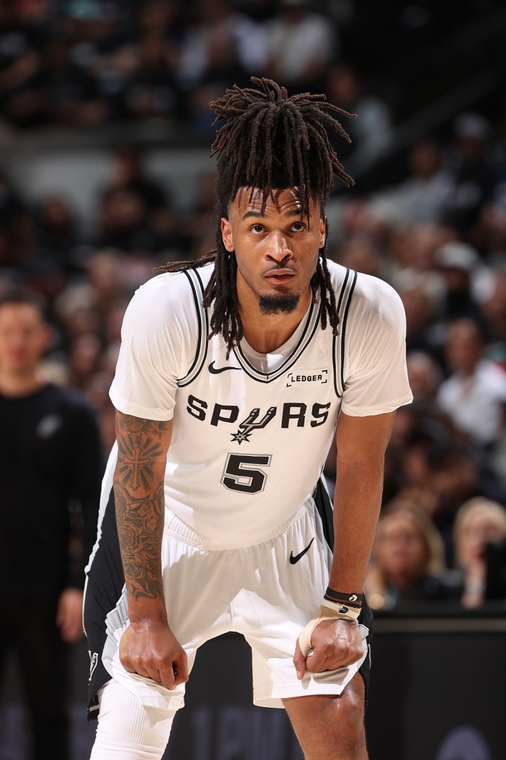 卡斯尔两战狂送18个失误 追平哈登创造的NBA历史纪录！