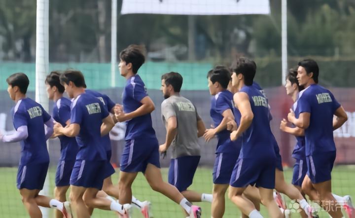 出线形势愈发严峻，韩媒：韩国队大本营气氛十分沉重