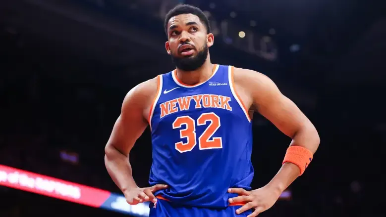ESPN：唐斯是尼克斯进攻主要支柱，但他下半场几乎没有触球