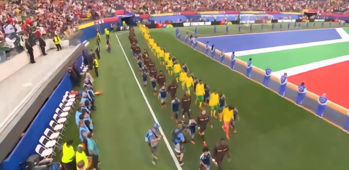 世界杯1/16决赛：南非与加拿大半场战平，双方互有威胁