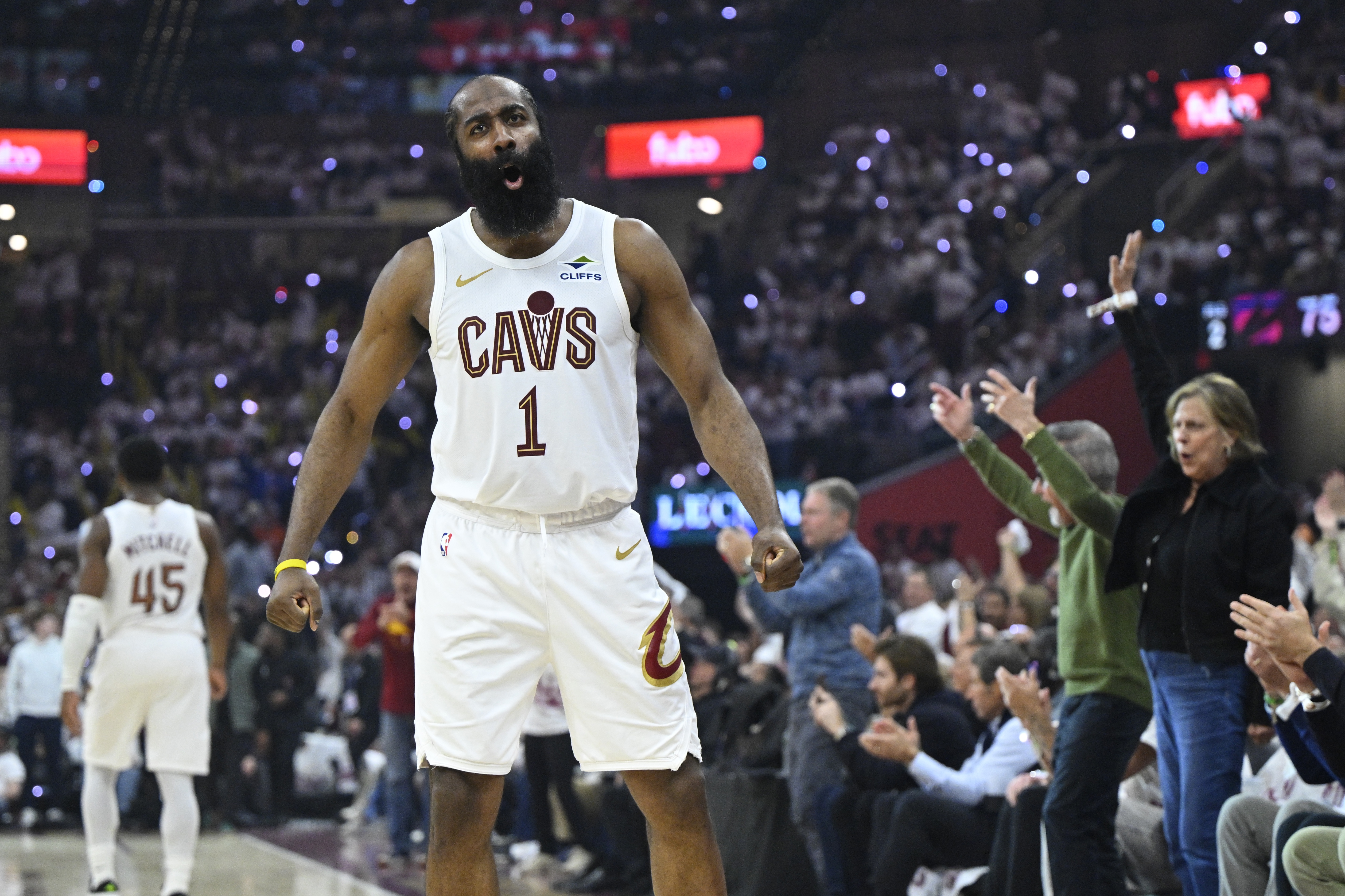 韦德与哈登谁更强？前NBA球星韦斯特发声：只看数据的人不懂篮球