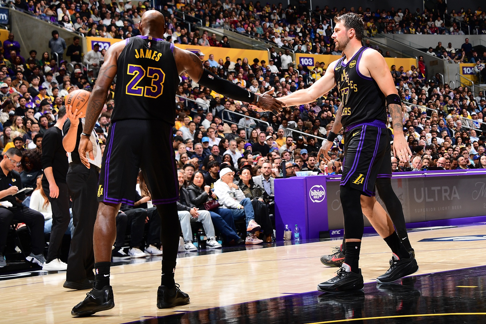 Windhorst：湖人紧迫需以东契奇为核心重建，詹姆斯离队或成耻辱