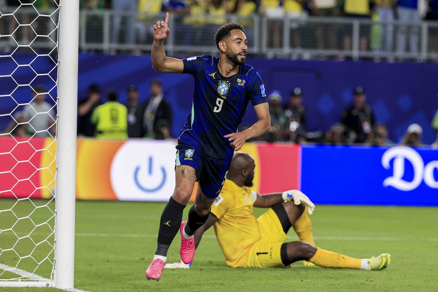 库尼亚成巴西世界杯9号新星，《太阳报》赞其超越大罗