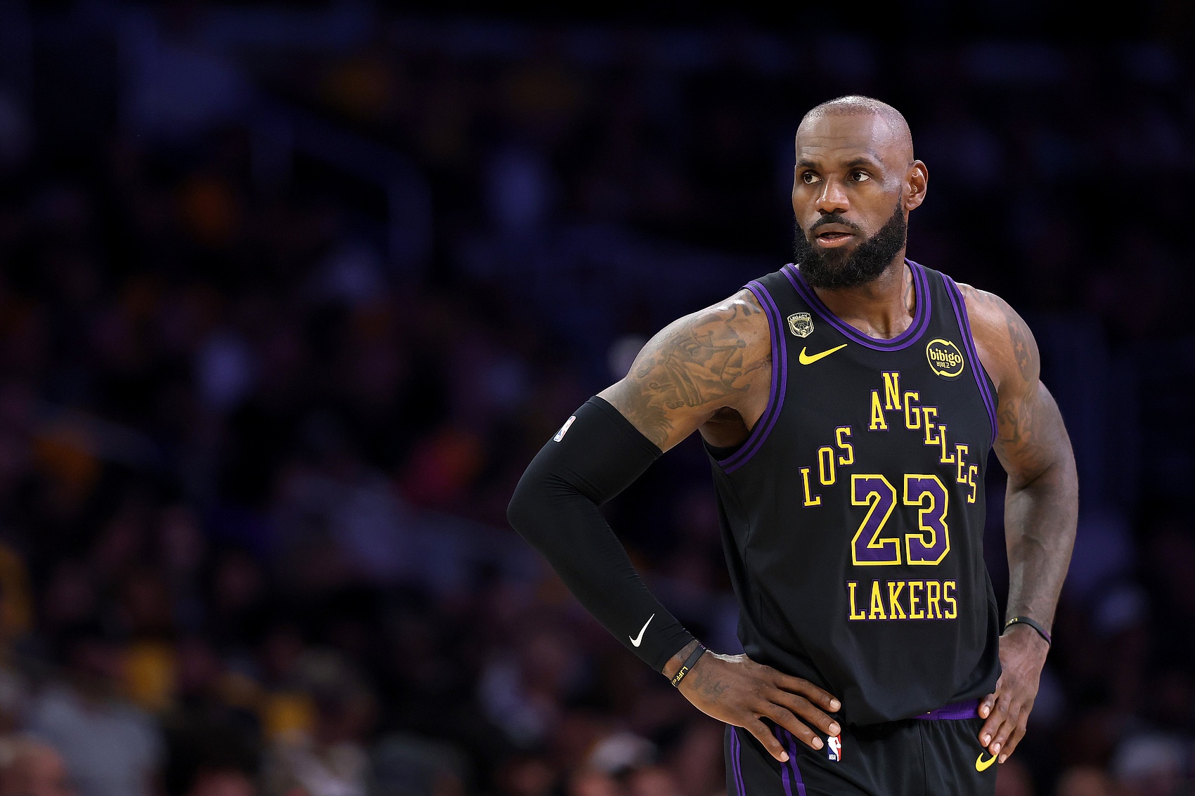 勒布朗·詹姆斯下赛季首选快乐胜于金钱，据ESPN名记透露