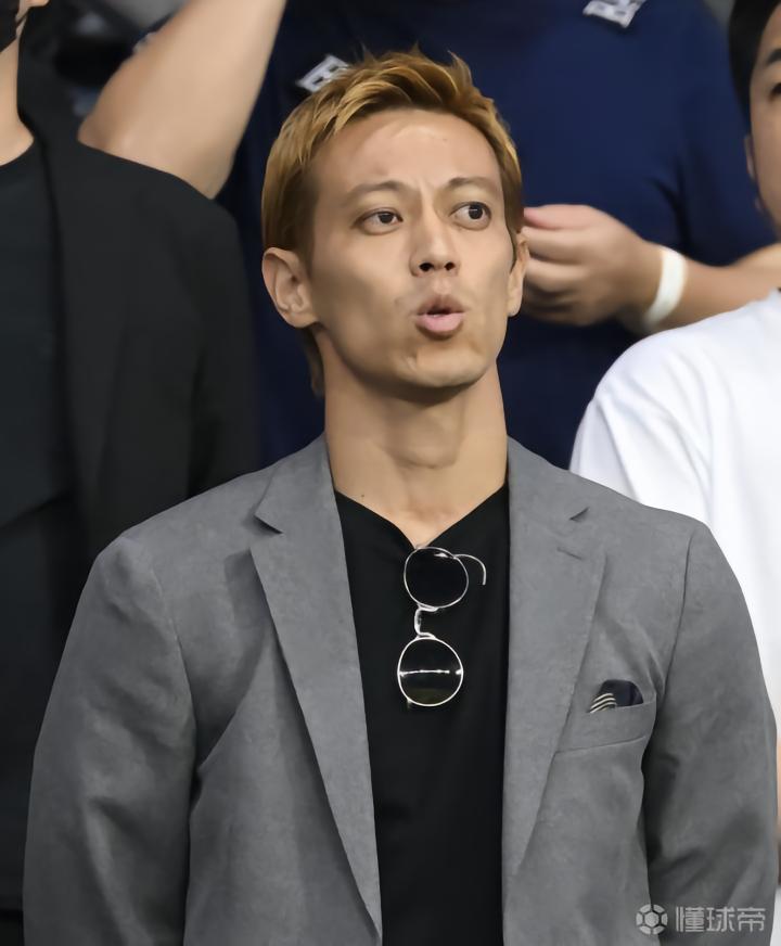 本田圭佑：我仍想当日本队主帅；球员们需要去高水平联赛踢球