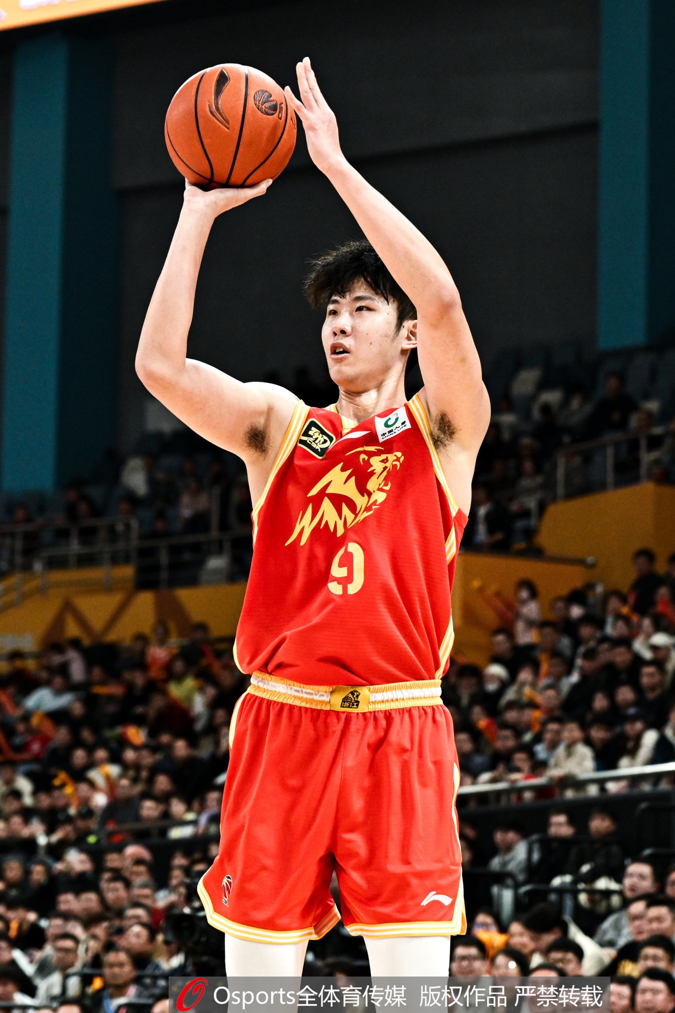 山西汾酒男篮有望签下赵嘉仁，前广厦球员表现亮眼
