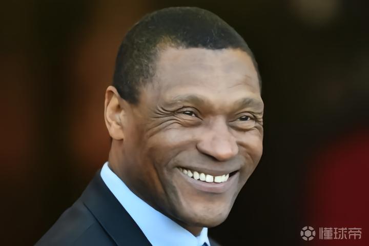 沙特职业联赛总监埃梅纳洛正式卸任，曾推动多位世界级球星加盟