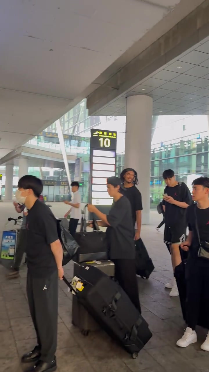日本男篮抵达沈阳备战，河村勇辉缺席