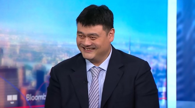 姚明谈篮球在中国与足球的并行发展及年轻球员NBA梦想