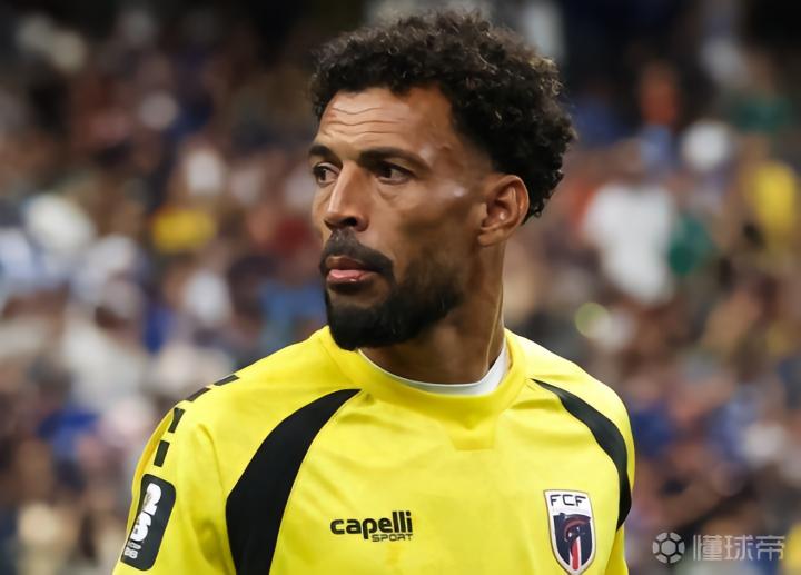 2026世界杯1/16决赛：佛得角门将沃齐尼亚英勇扑救，多次阻拦梅西射门