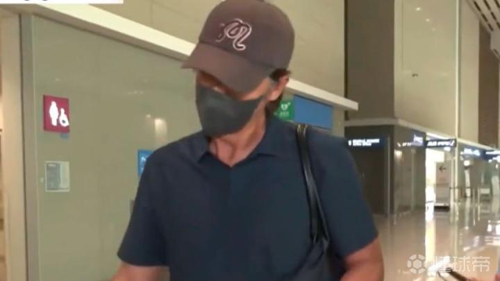 韩国前教练洪明甫乔装避难美国，遭死亡威胁引关注