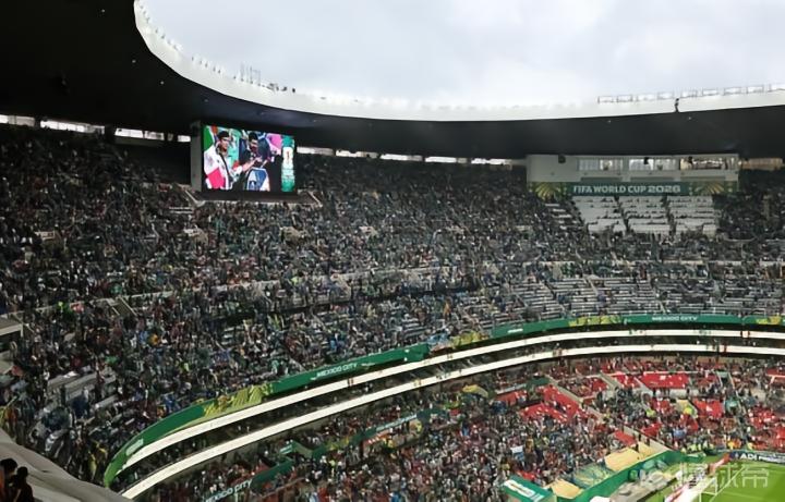 阿兹特克体育场嘘声连连，英格兰球迷歌声微弱
