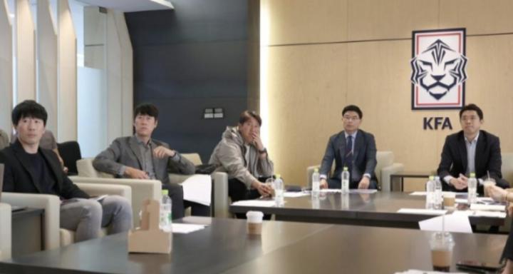 韩国足协选帅需慎重：避免仓促决策，洪明甫辞职后亚洲杯之路待定