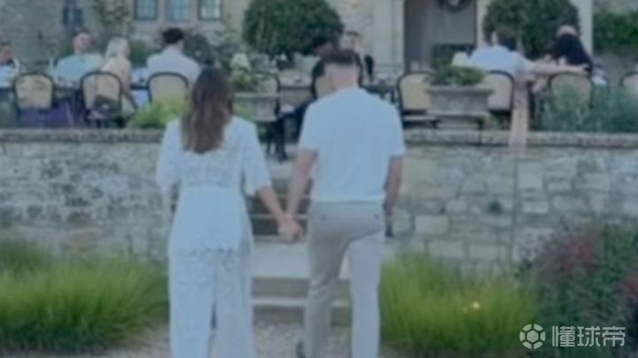 太阳报：基恩女儿与南安普顿球员贝利斯举行婚礼