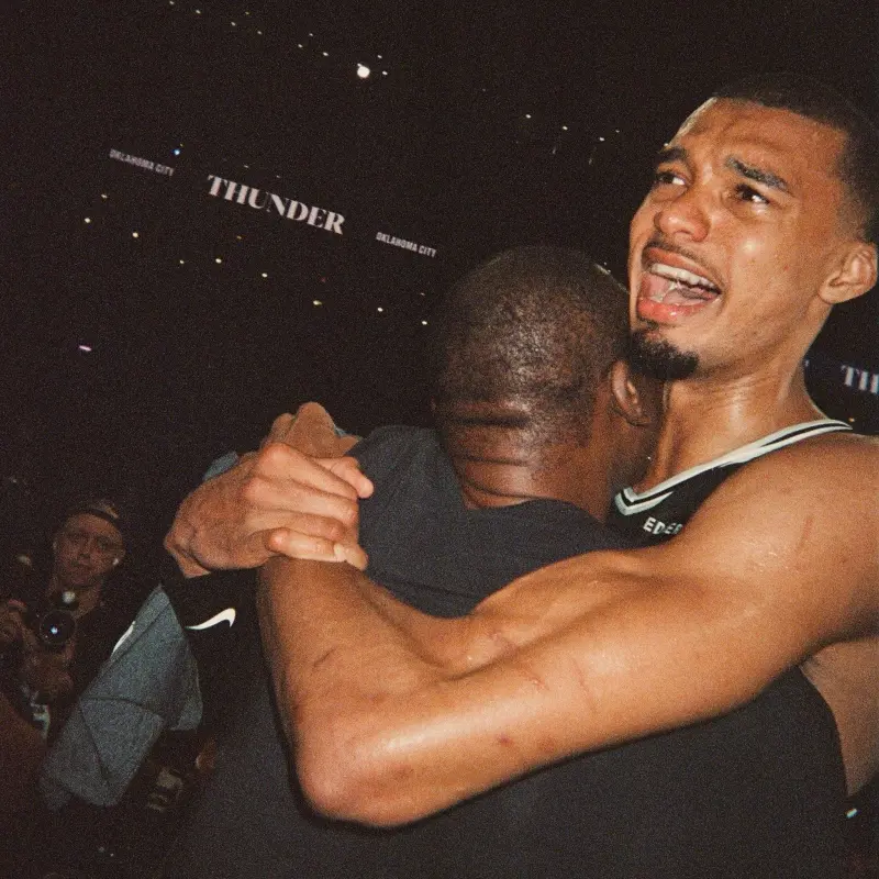 NBA官方晒照：这是生涯首次闯入总决赛后的文班亚马