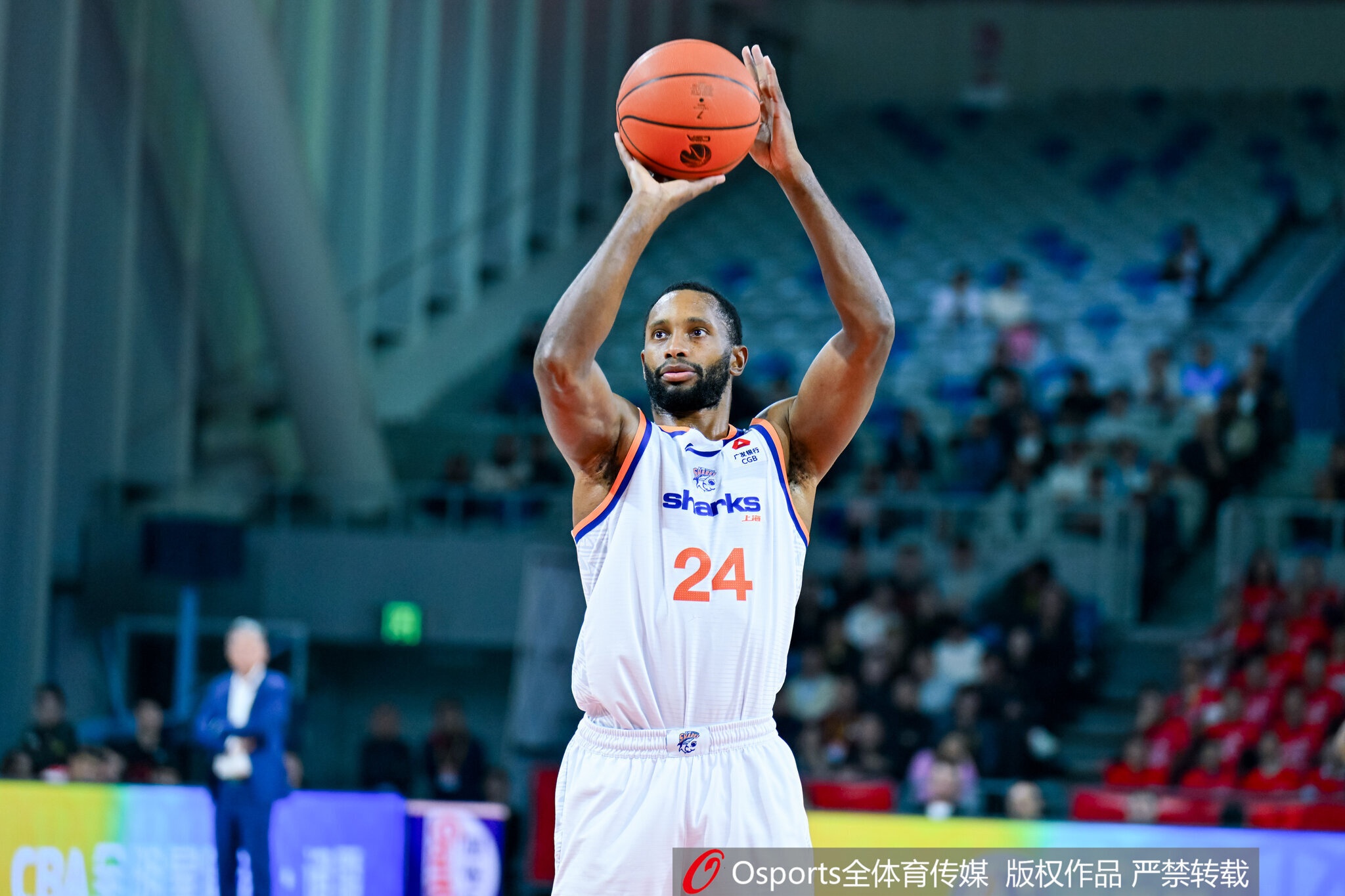 毕竟拿过FMVP！弗格半场11中5拿15分3助 三分4中2