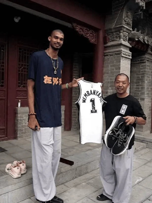 少林寺师父：文班想变伟大，就要做别人做不到的事