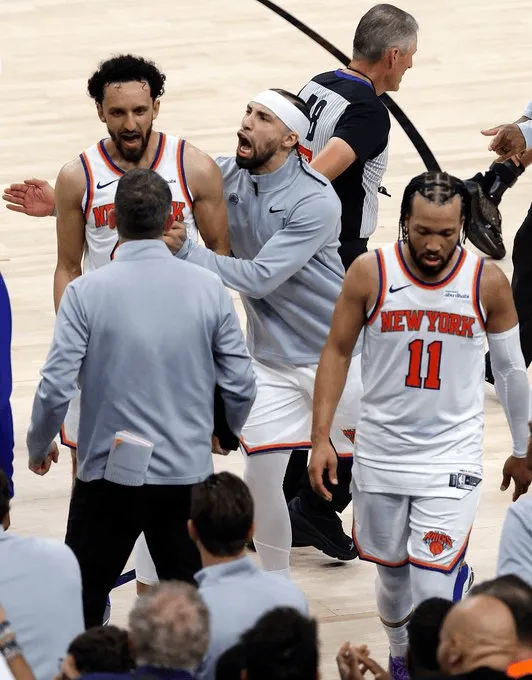 克制！算上NBA杯决赛，尼克斯本赛季至今对阵马刺3胜1负