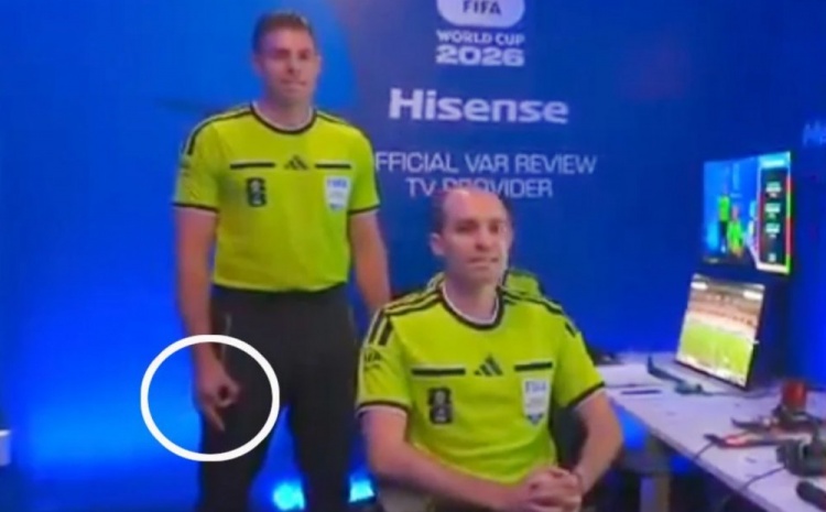电讯报：世界杯VAR裁判做出疑似种族主义手势，FIFA已展开调查