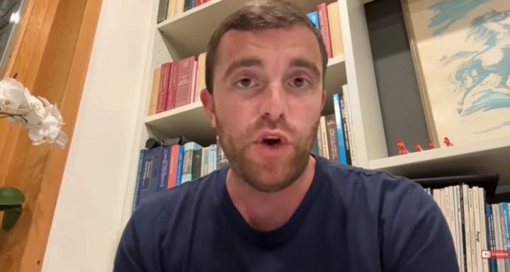 罗马诺：在皇马对阵拜仁的欧冠比赛中，老佛爷完全爱上了奥利塞