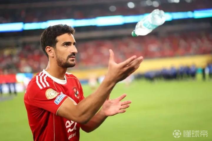 TA：FIFA内部人士担心禁止球迷带水瓶入场的原因是出于商业考量