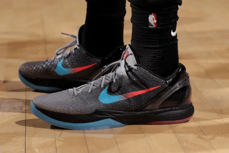 布伦森穿着Kobe6，得到20分5篮板6助攻5抢断