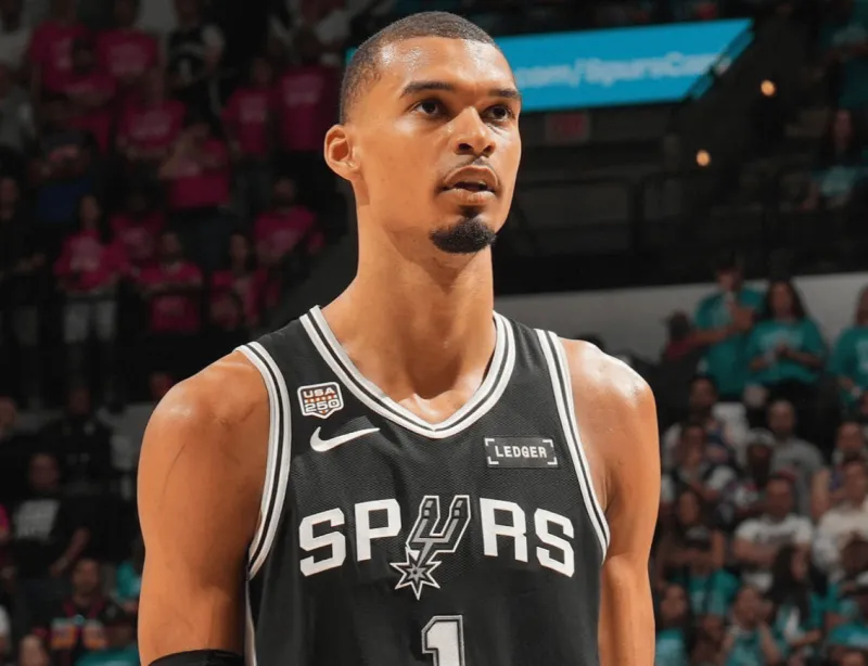 得提升侵略性！ESPN：文班上半场在禁区内仅触球6次