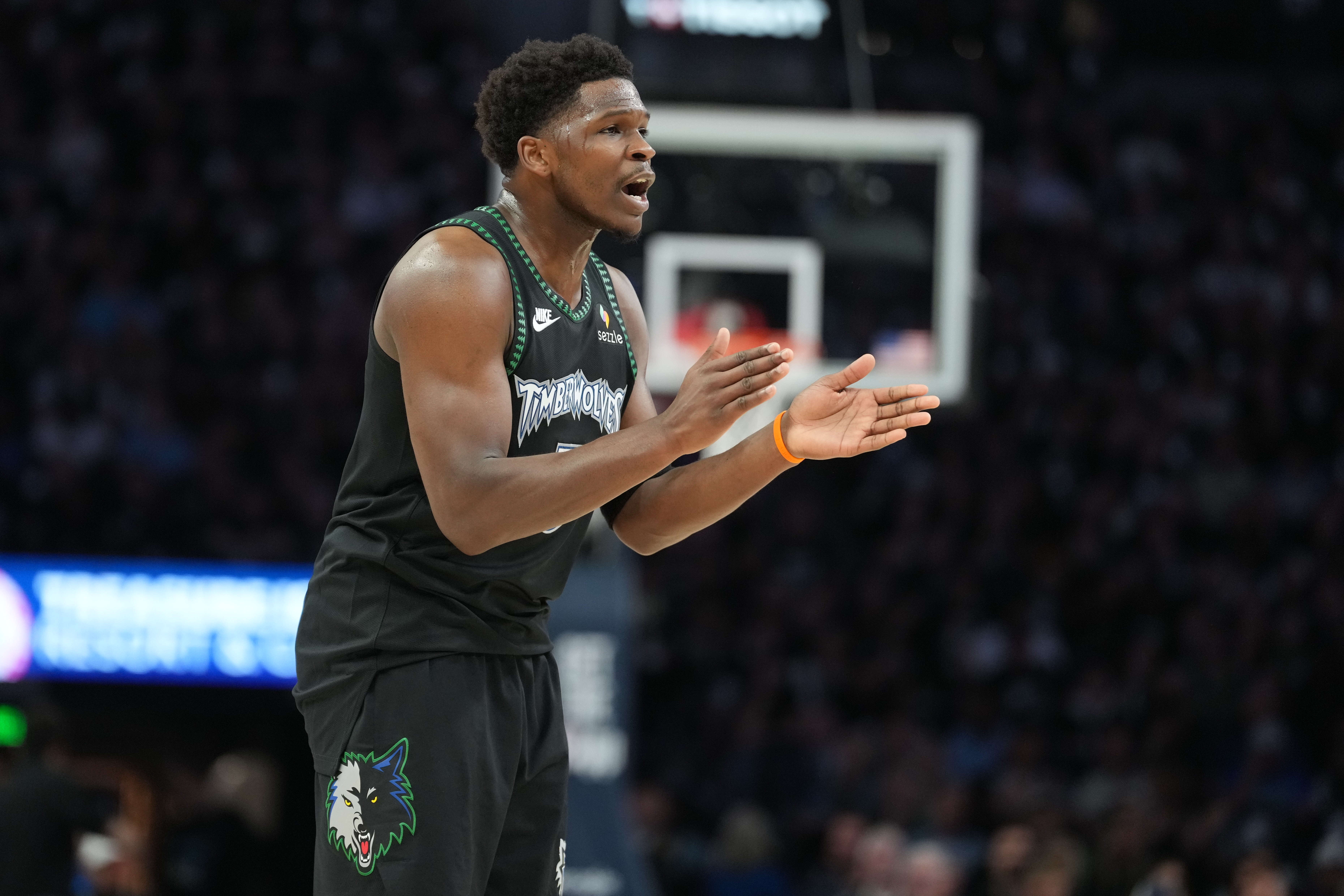 Windhorst：爱德华兹对球队阵容存在疑问 他希望这些疑问得到解答