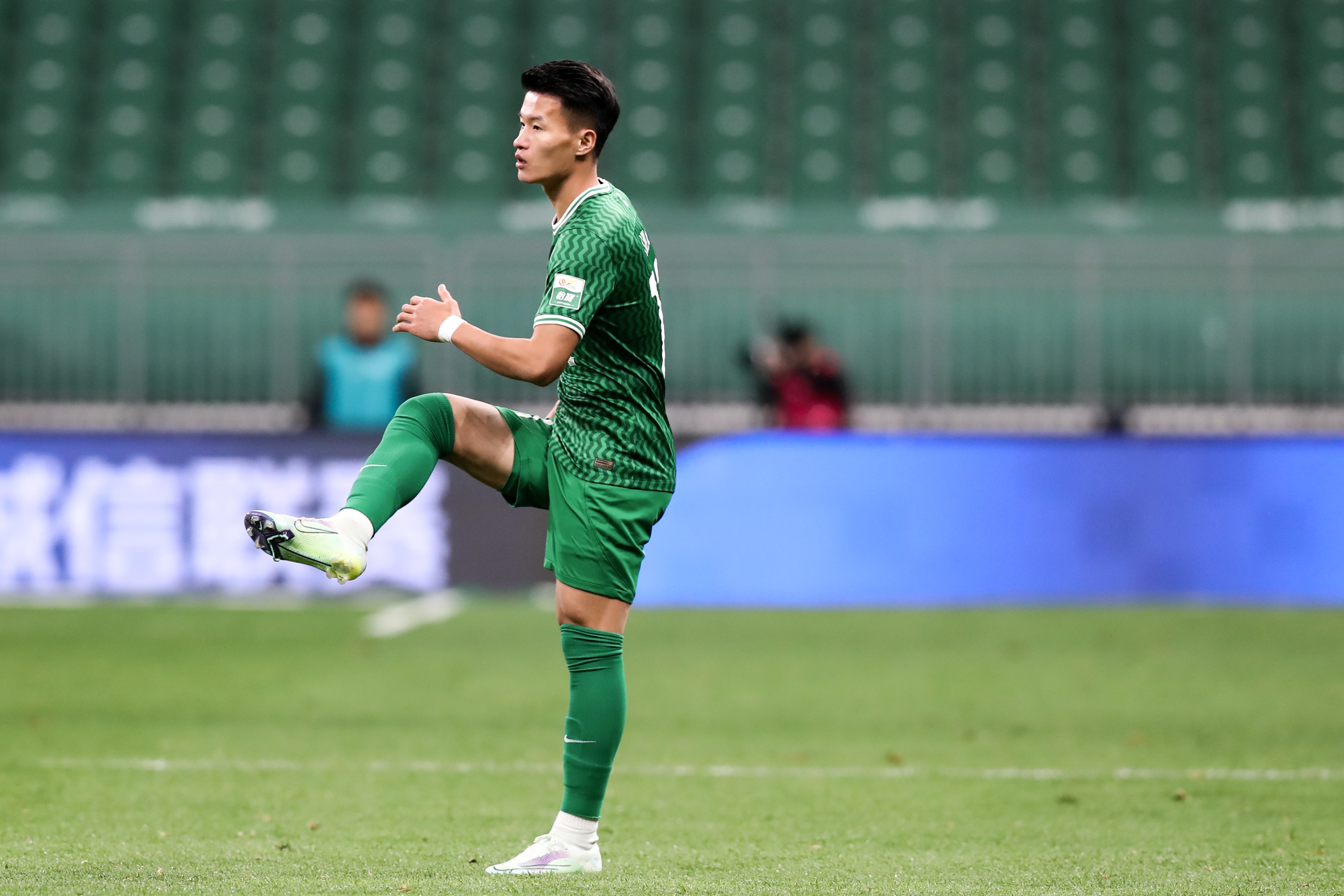 博主：国安启程飞广州备战足协杯，张玉宁、林良铭明天跟球队回合