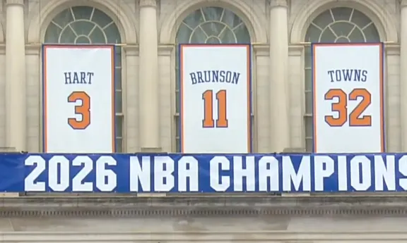 牌面！NBA官方晒照：纽约市政厅挂满尼克斯球员球衣
